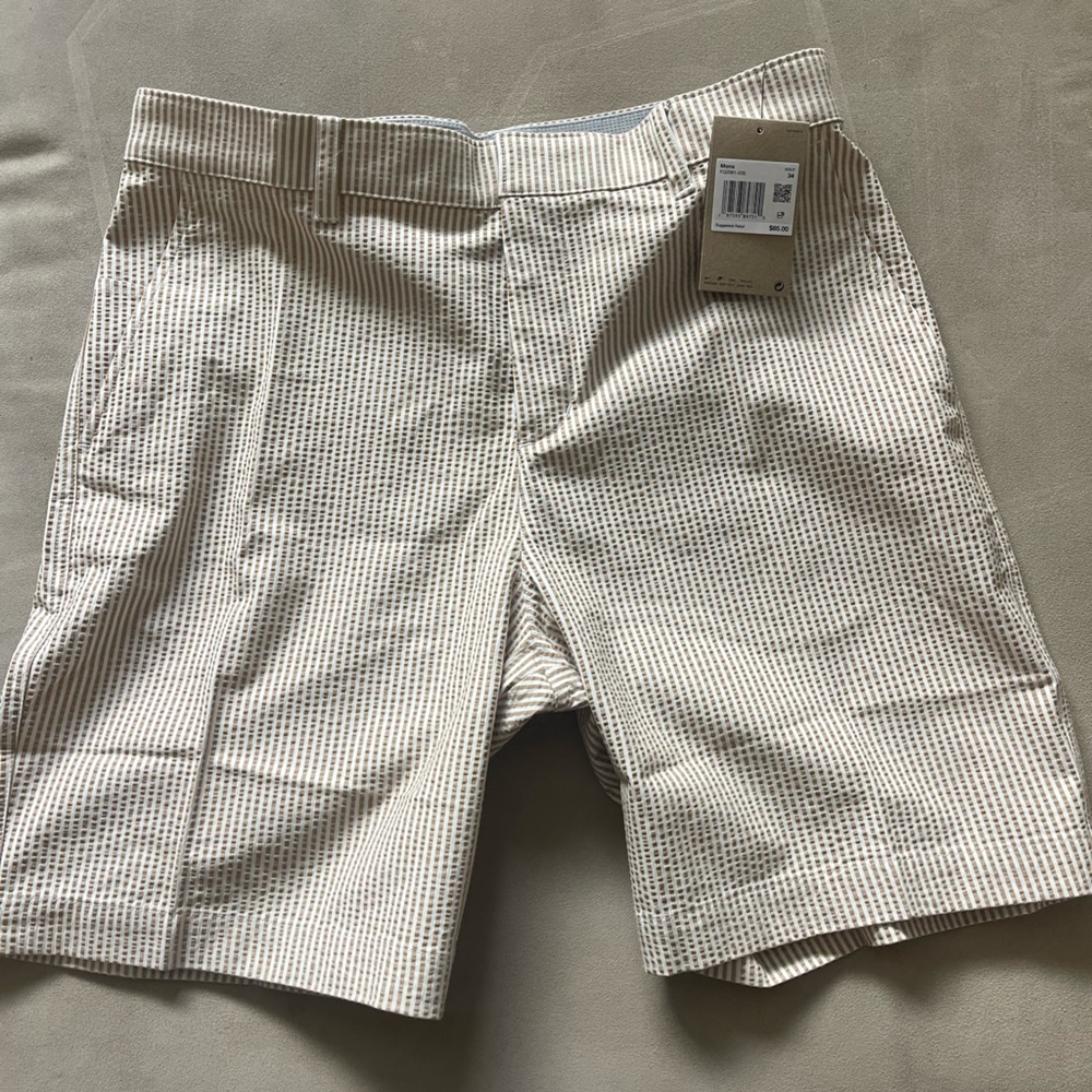 Men’s size 34 golf shorts